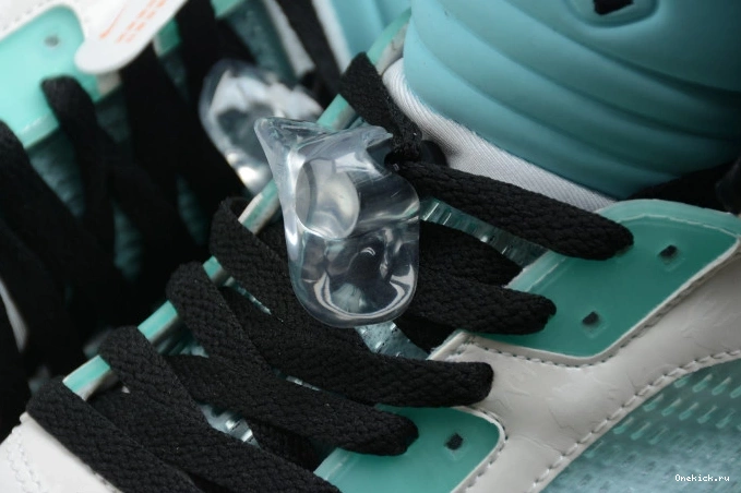 One Kick Air Green Jordan CN2932-100 Island 5 0708